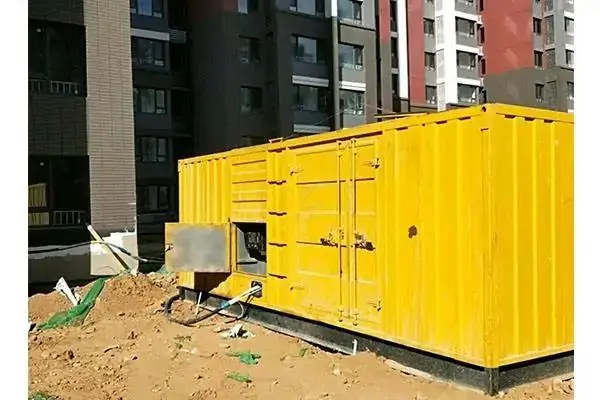 华龙发电机租赁中燃油压力过低会对发动机的哪些部件造成损坏？